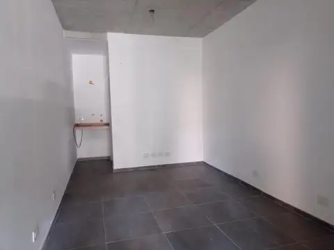 Local en venta al frente en barrio Lourdes