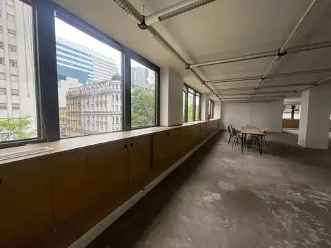 Oficina en Alquiler con 4 cocheras