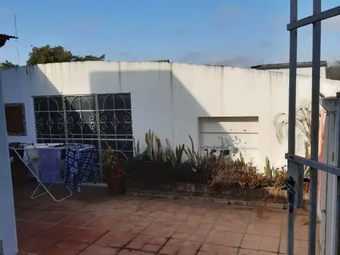 VENTA DE CASA CON LOCAL EXCELENTE ZONA EN CONCORDIA