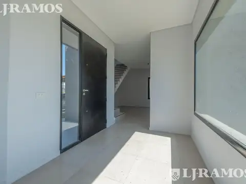 Casa en Alquiler en San Sebastian, USD 1.900