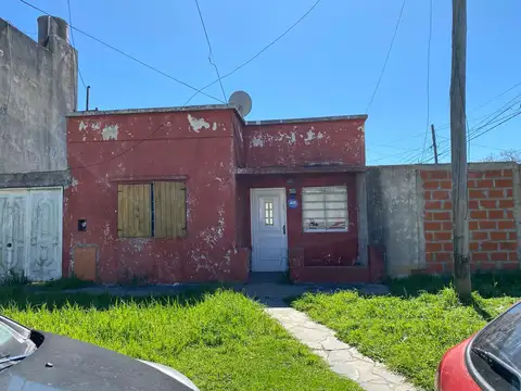 CASA EN VENTA EN 3 ESQUINA 517 RINGUELET