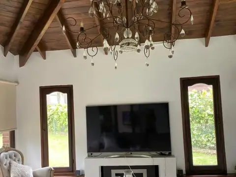 Casa en Venta en Countries y Barrios Cerrados en Moreno, USD 380.000