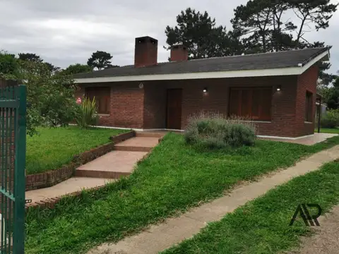 Casa en venta c/ cochera en Centro