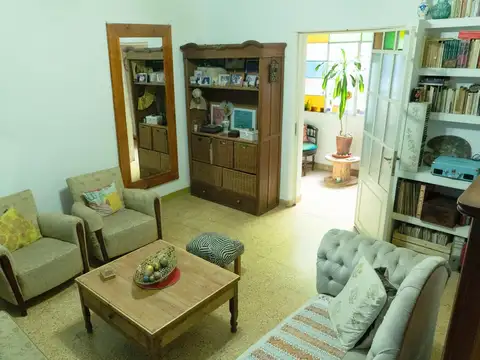 PH 3 AMBIENTES -MUY BUEN  ESTADO-1º PISO POR ESCALERA