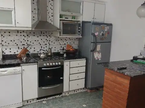 Casa en Venta en Isidro Casanova, USD 125.000