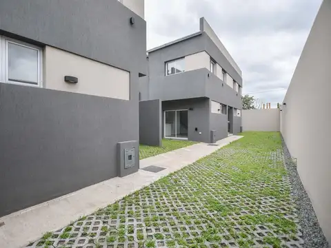 Depto Tipo Casa 3 ambientes con 2 baños