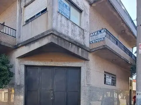 Venta galpón, depto 5 amb y duplex 3 amb