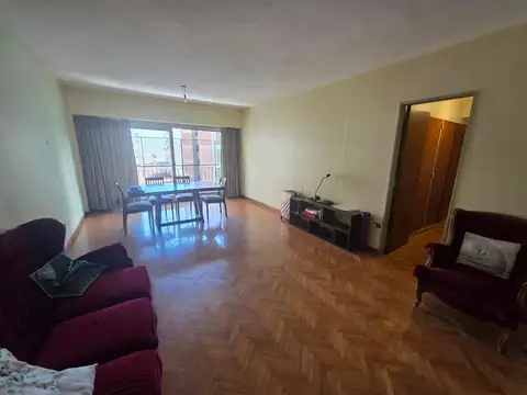 Rivadavia 6300, Piso 6