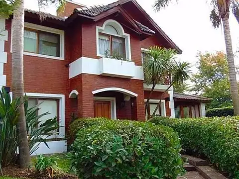 Casa en venta en  Haras Maria Elena, Moreno