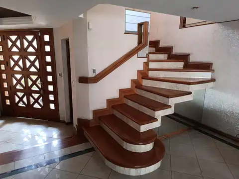 Casa en Alquiler de 3 dormitorios