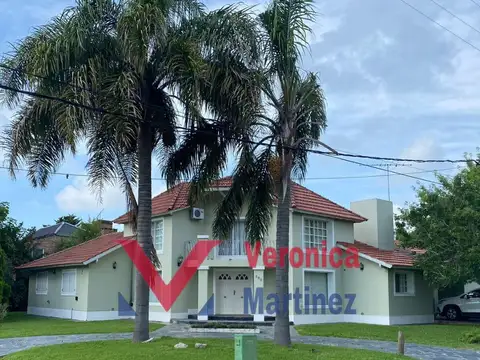 CASA DE 6 AMBIENTES, ESPECTACULAR 