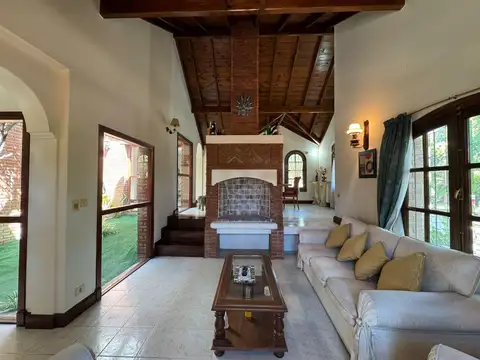 Casa en Venta en Villa Gesell, USD 300.000