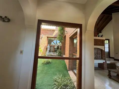 Casa 4 ambientes con 3 baños