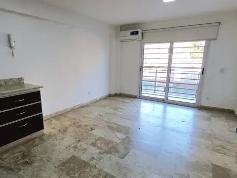 Departamento 2 ambientes en alquiler en Moron Sur