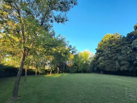 Terreno en  LDO. Venta Lote 1600 m2 sobre asfalto. El Remanso. Exaltación de la Cruz