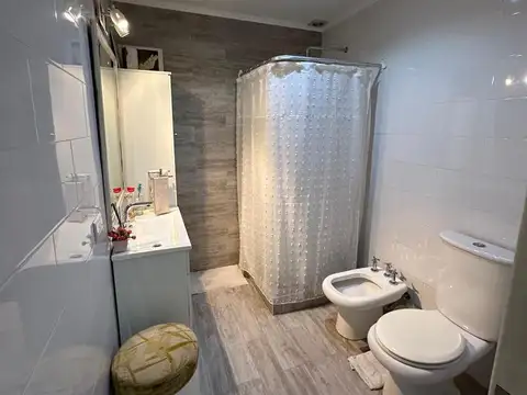 Casa 6 ambientes con 3 baños