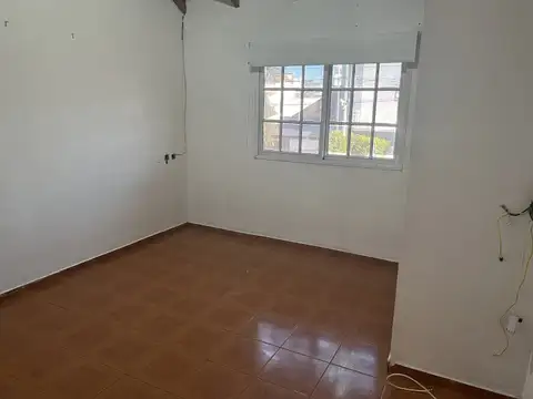 DUPLEX 3 AMBIENTES CON COCHERA Y PATIO - SAN JUSTO