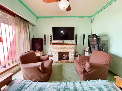 Eva Perón e/ Saavedra y Liniers al 900