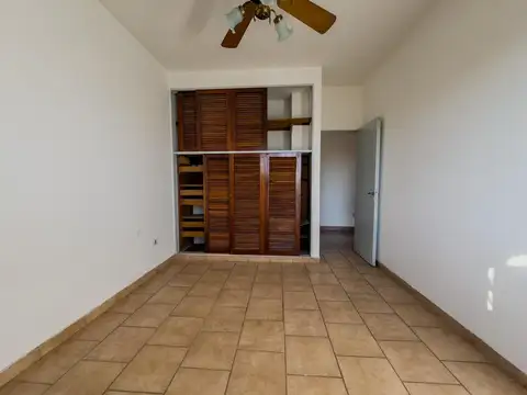 Departamento de dos ambientes en alquiler en Haedo Sur