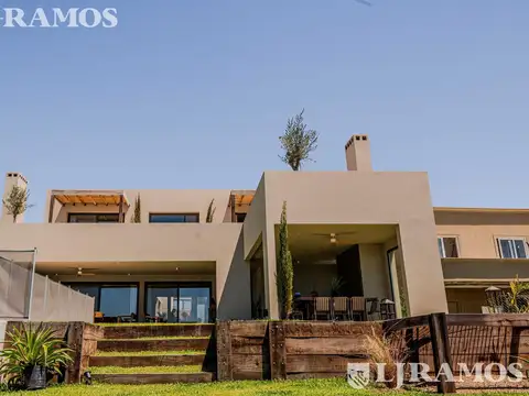 Casa en Venta al Este