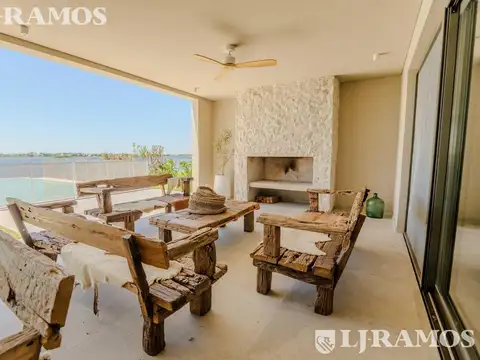 Casa al Lago en el Barrio Costas, Puertos / Escobar