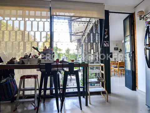 Casa en Venta con 4 cocheras