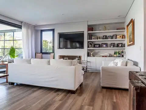 Casa 6 ambientes con 7 baños