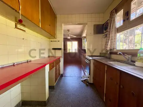 VENTA DE CASA en gran LOTE EN CASCO DE PACHECO, TIGRE