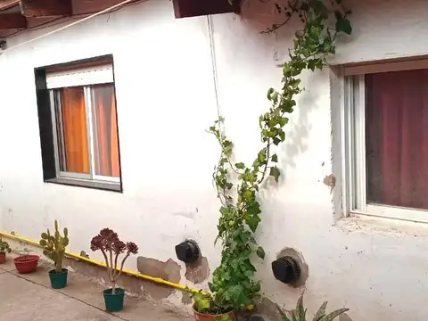 Casa en venta - 3 Dormitorios 1 Baño - Punta Alta