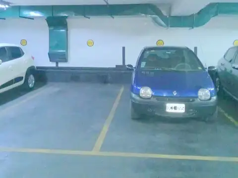 Cochera en Barrio Norte