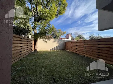 Depto Tipo Casa en Venta con 2 cocheras