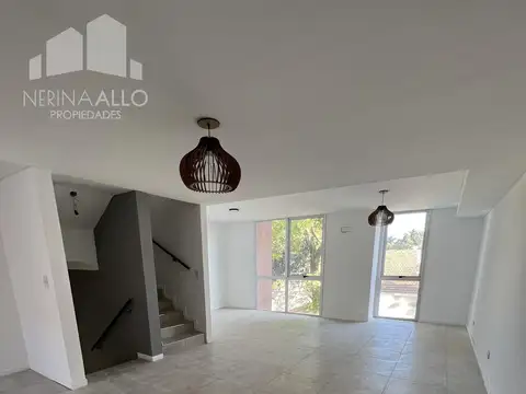 VENTA DUPLEX CONDOMINIO CUATRO AMBIENTES ITUZAINGO