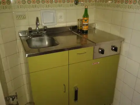 Reconquista 500, Piso 9