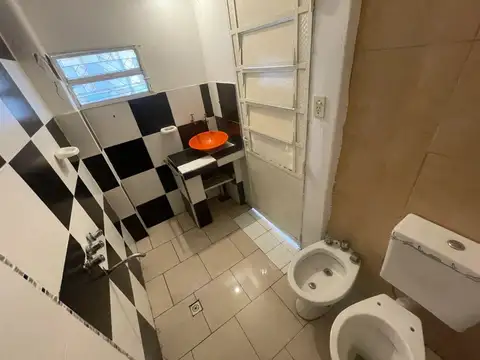 CASA DE PASILLO EN VENTA DOS DORMI BELLA VISTA