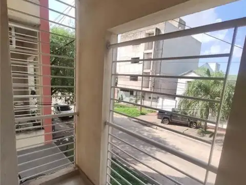 Departamento en Alquiler en Villa Centenario, $ 350.000