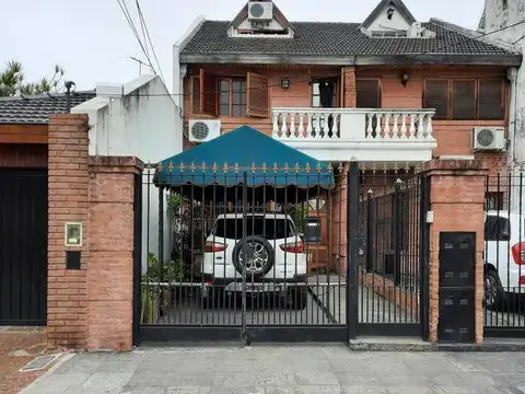 TRIPLEX VENTA RAMOS MEJIA SUR