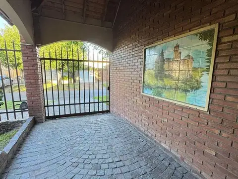 Casa en Venta en Temperley, USD 198.000