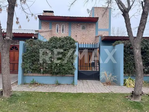 B° Jardines del Rey, Calle Palpala 400