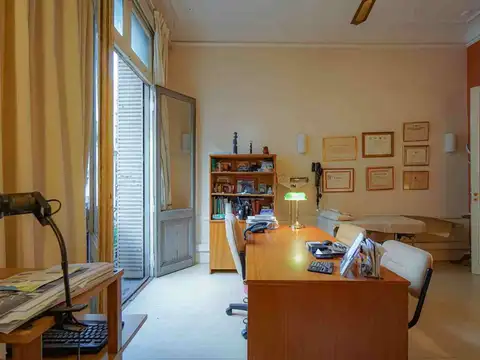 Oficina en Venta 65 años