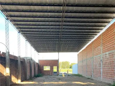 Galpon en Venta 10  mts Frente