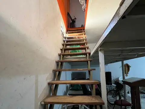 LOCAL CON DEPOSITO Y DEPARTAMENTO A LA VENTA EN SAN MIGUEL.