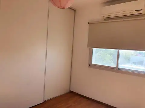 Depto dos ambientes en un 2do piso