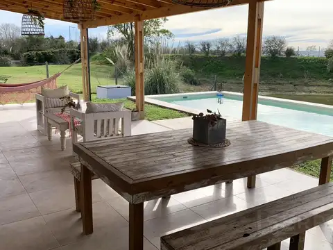 Casa en Alquiler en El Canton, USD 1.800