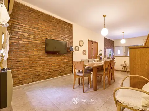 VENTA | PERMUTA - Casa 2 Dormitorios con patio y parrillero - Ludueña, Rosario. APTO CRÉDITO.