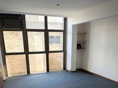 Oficina Monoambiente con 4 baños