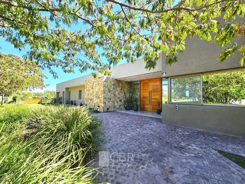Imponente Casa  de 465 m2 - Excelente Categoría - Everlinks Golf y CC