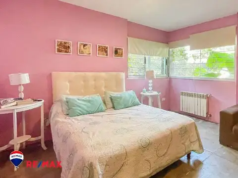Casa 7 ambientes con 2 baños
