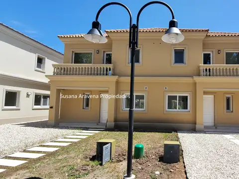 Casa en Venta en Complejo Liquidambar, USD 175.000