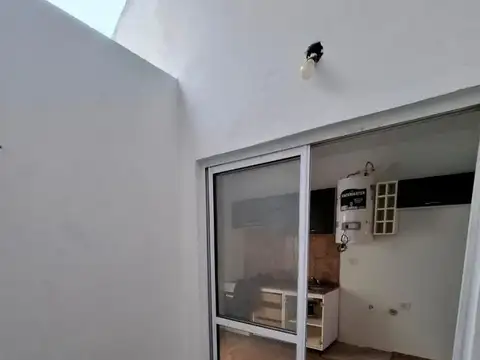   ALQUILADO   DOS AMBIENTES IDEAL PERSONA SOLA