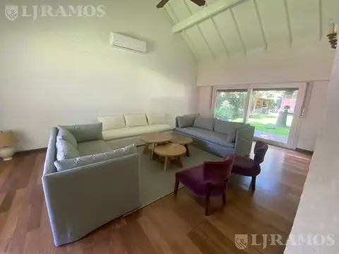 Casa en Alquiler Temporal en Santa Rita, USD 3.500